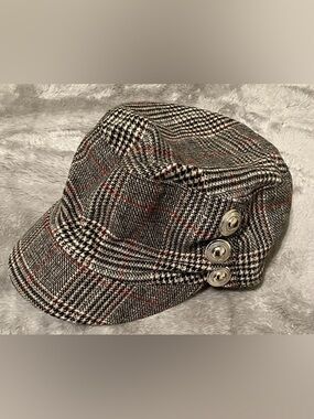 Magid Women’s Plaid Black Red Beige Tan Newsboy Cap with Accent Buttons